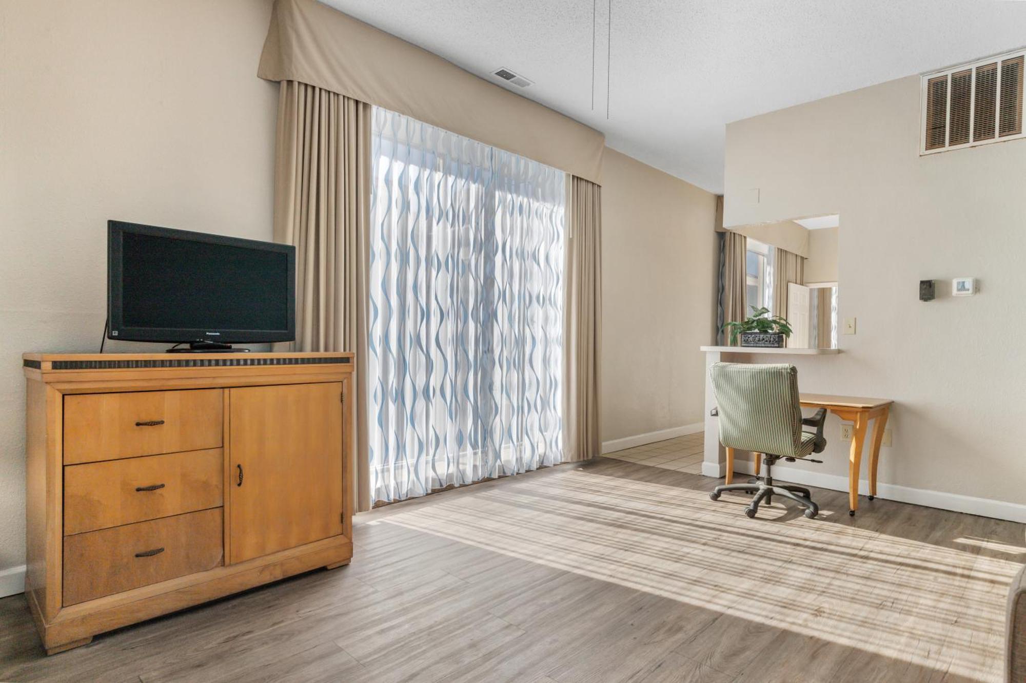 Ocean Crest Inn And Suites 미를 비치 객실 사진