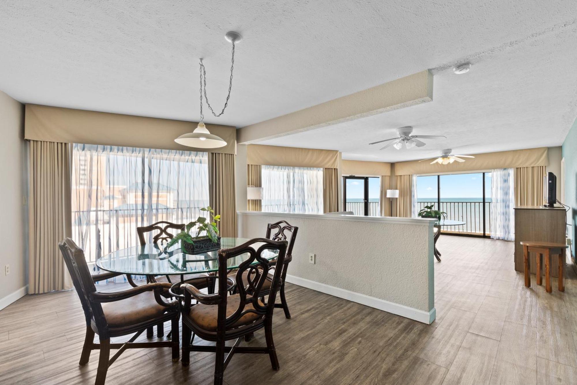 Ocean Crest Inn And Suites 미를 비치 외부 사진
